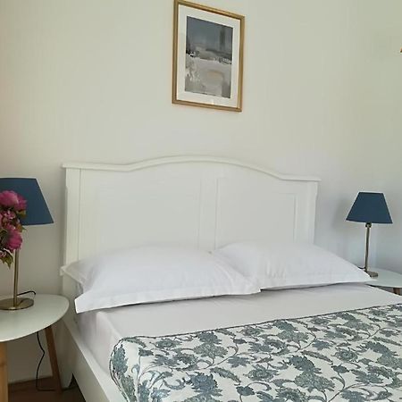 Guesthouse Smart Бухарест Экстерьер фото