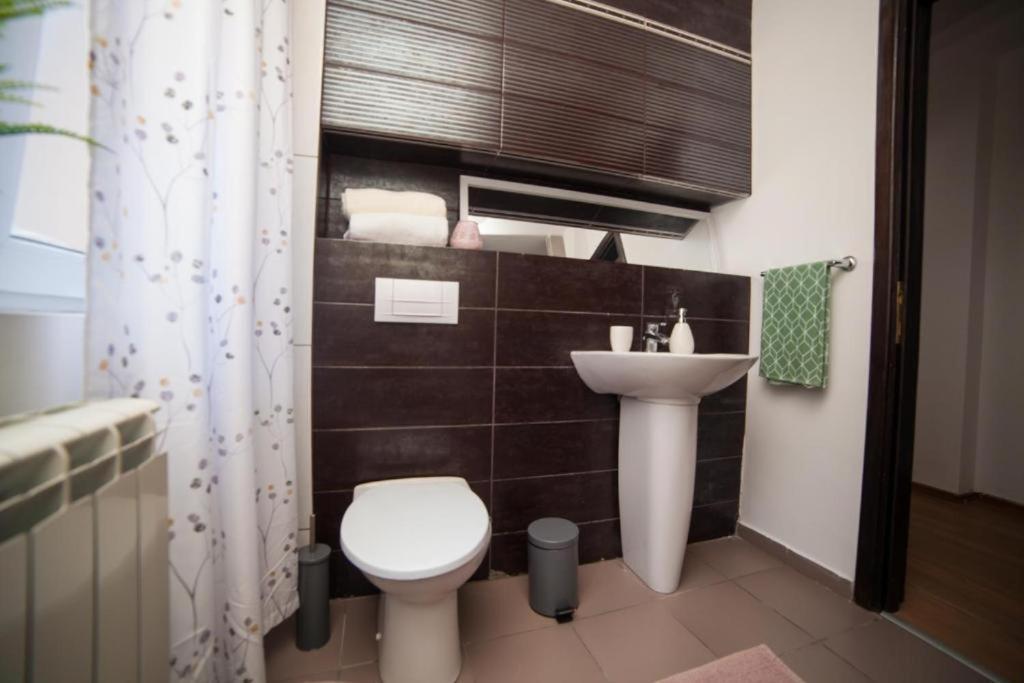 Guesthouse Smart Бухарест Экстерьер фото