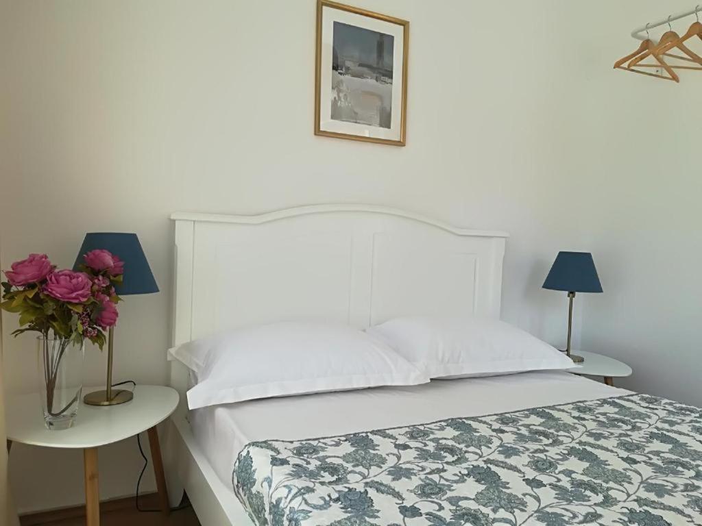 Guesthouse Smart Бухарест Экстерьер фото