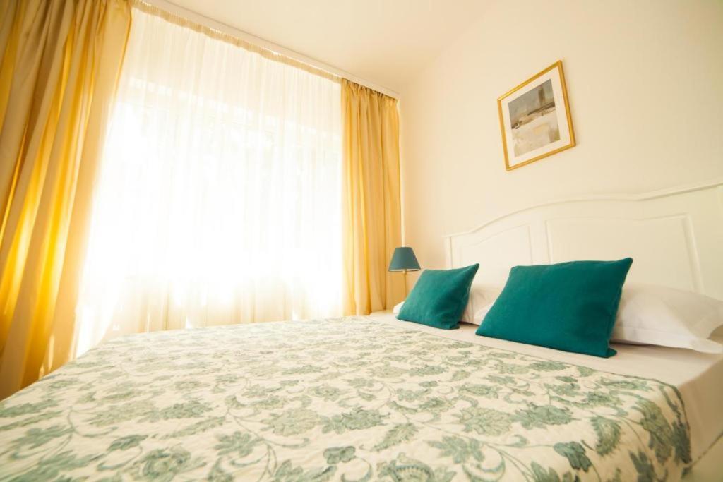 Guesthouse Smart Бухарест Экстерьер фото