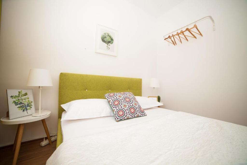 Guesthouse Smart Бухарест Экстерьер фото