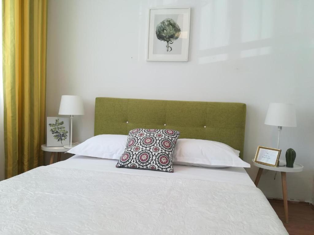 Guesthouse Smart Бухарест Экстерьер фото