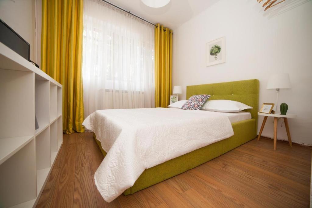 Guesthouse Smart Бухарест Экстерьер фото