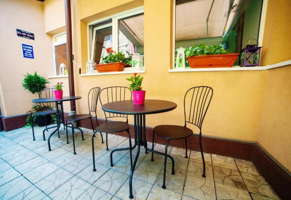 Guesthouse Smart Бухарест Экстерьер фото
